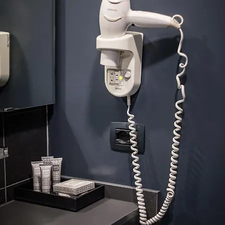 New Ipoint Hotel