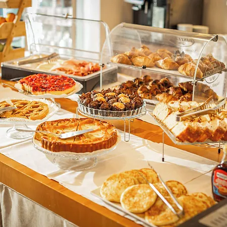 New Ipoint Szálloda 4*