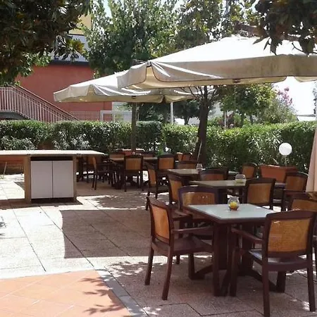 New Ipoint Hotel 4*