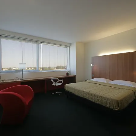 New Ipoint Hotel 4*